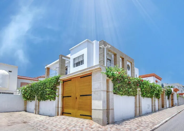 La Villa Del Mar Family Only